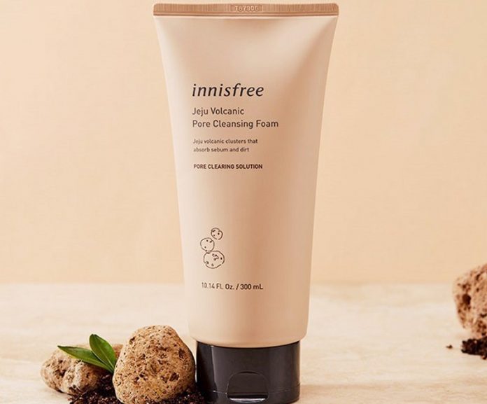 Sữa rửa mặt Innisfree Hàn Quốc tro núi lửa